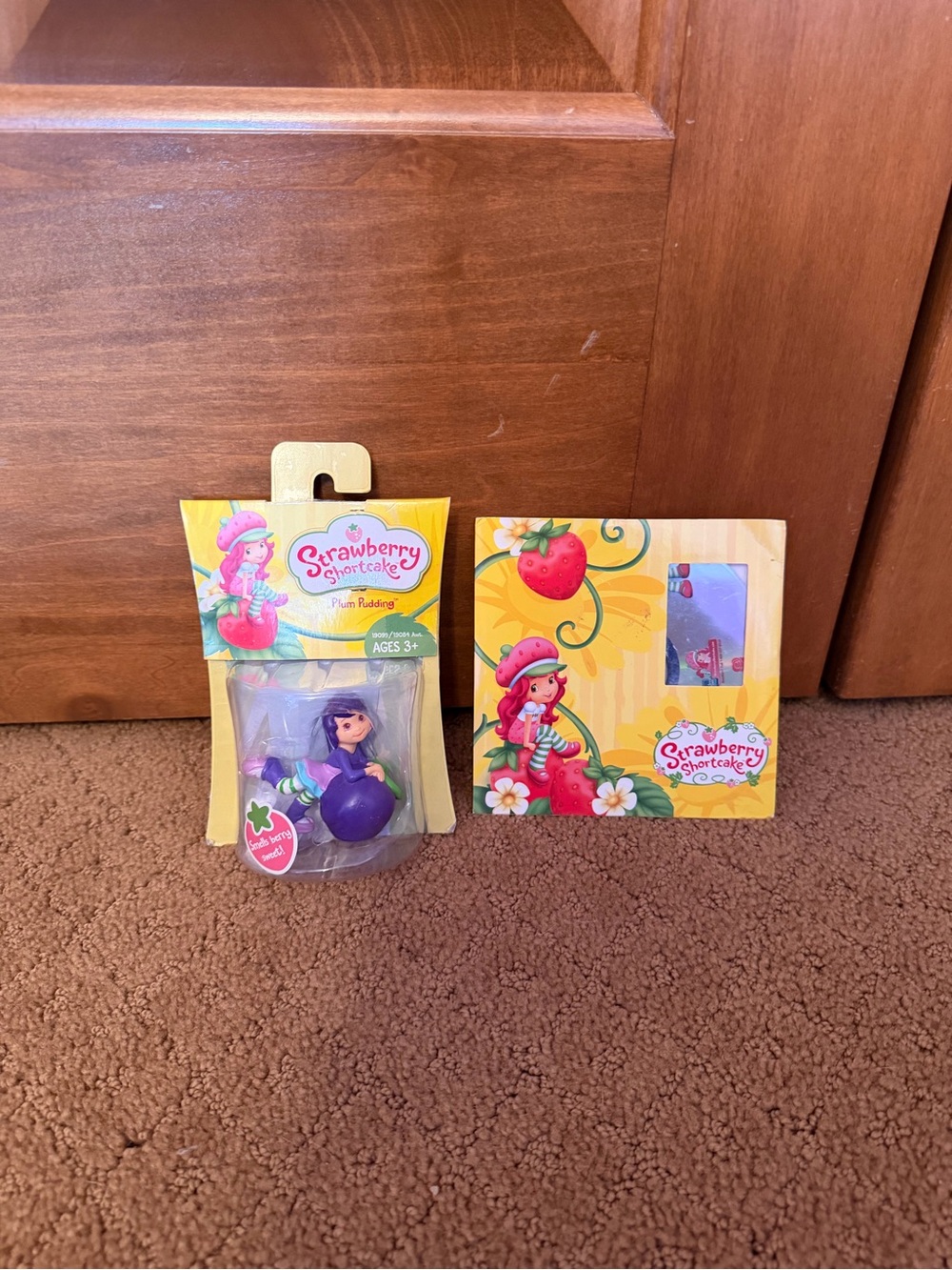 Strawberry Shortcake Plum Pudding mini figure NIB with CD